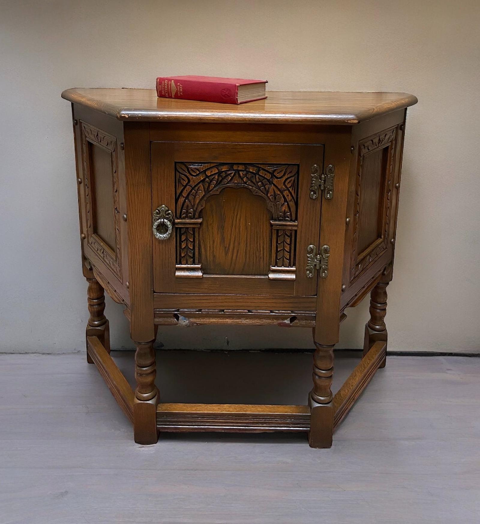 Vintage Old Charm Wood Brothers / Traditional Chestnut / Side Cabinet /  Carved Oak c.1960 (1 of 10)