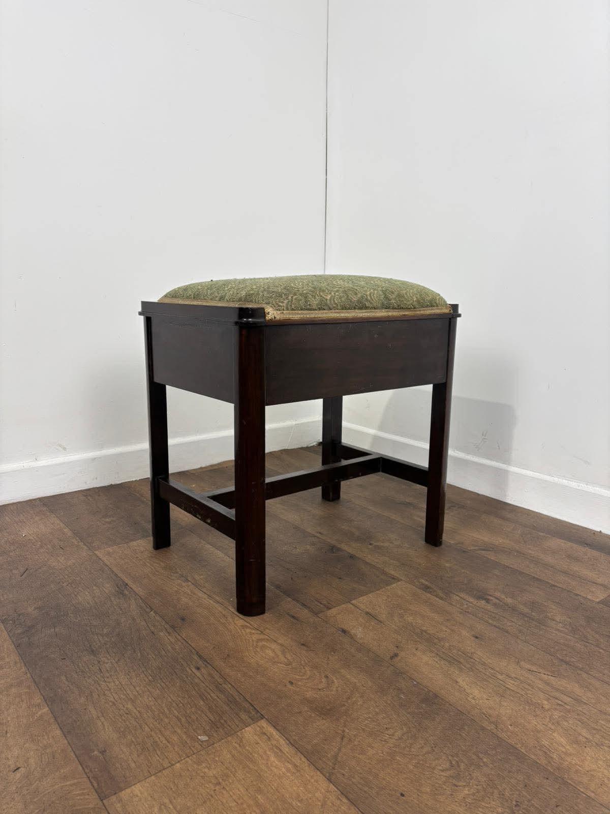 Vintage Mahogany Piano Stool with Storage (1 of 14) Vintage Mahogany Piano Stool with Storage (1 of 14)