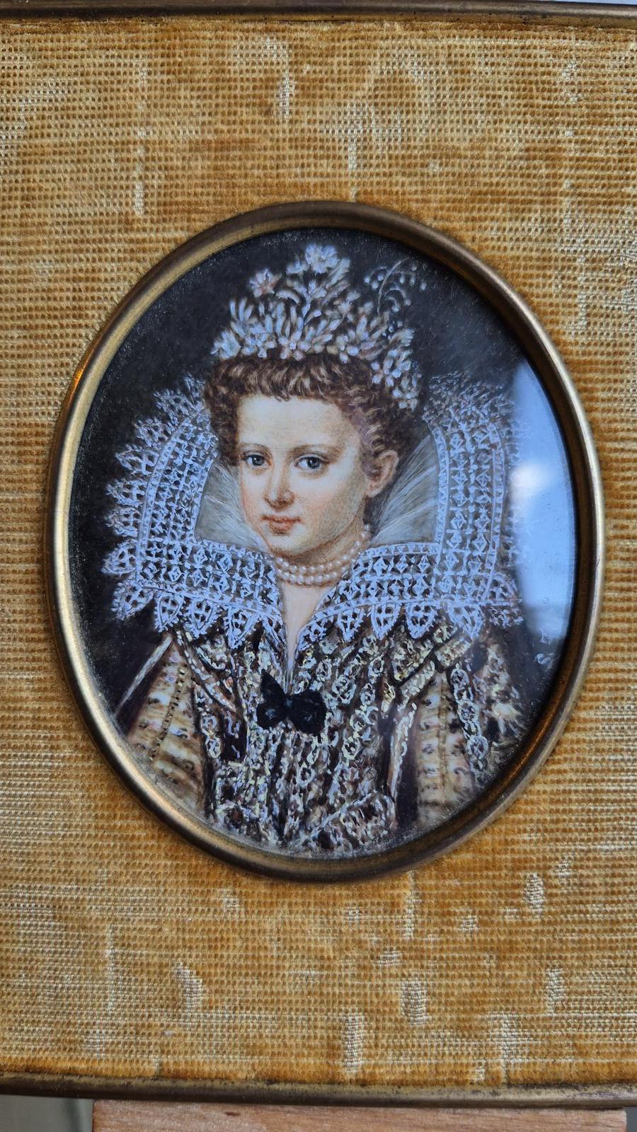 Antique Miniature Portrait Eleonora of Mantua (1 of 20)