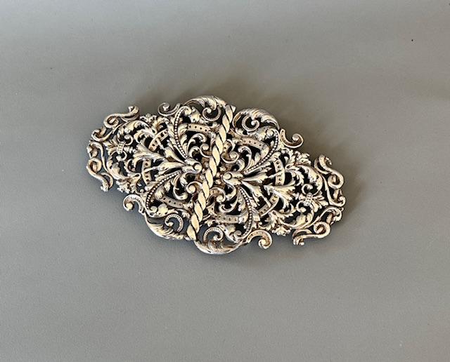 Victorian Silver Nurse's Buckle (1 of 7) Victorian Silver Nurse's Buckle (1 of 7)