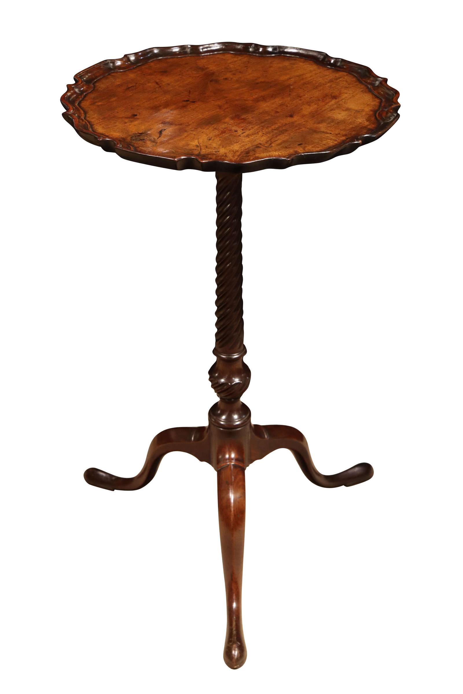A Fine George III Mahogany Piecrust Rim Lamp Table (1 of 5)