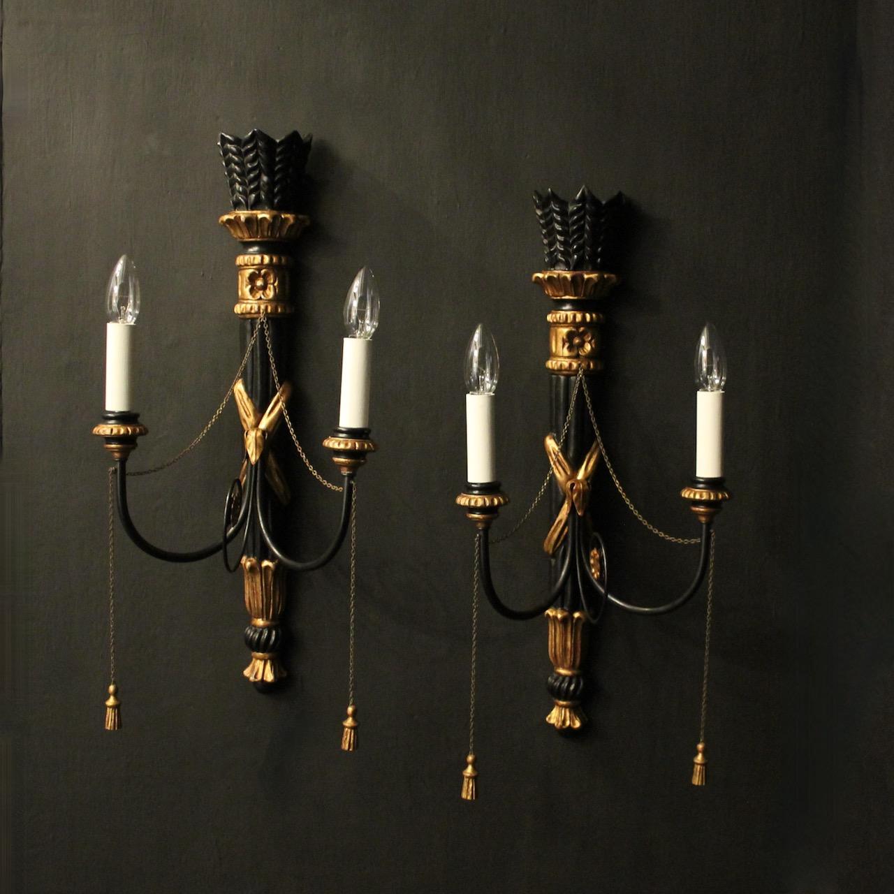 Italian Pair Of Ebonised & Giltwood Wall Lights (1 of 10)