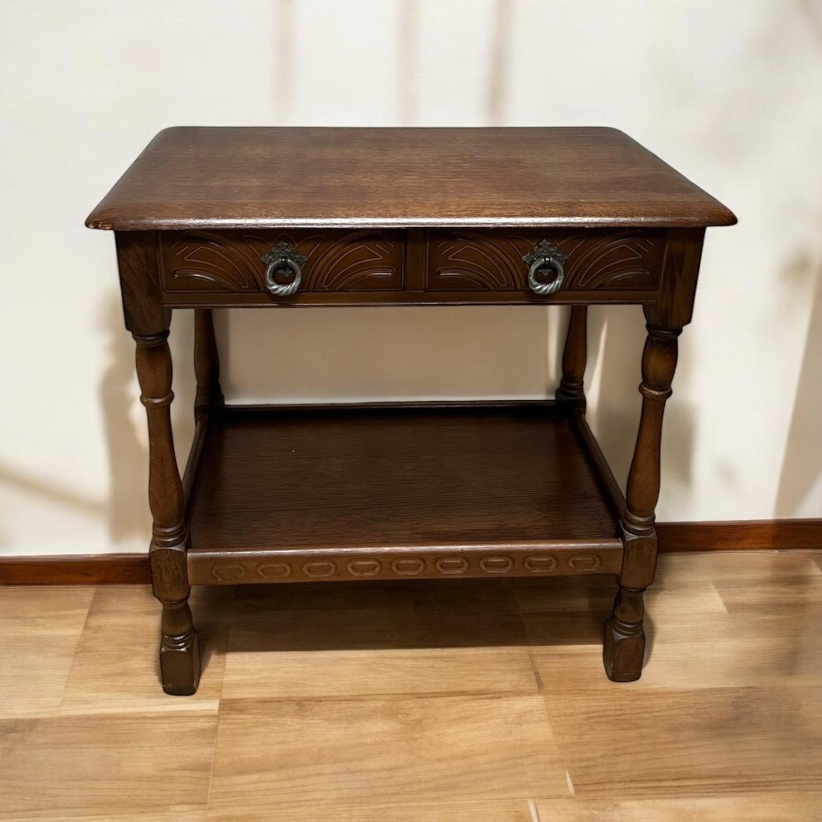 Vintage Jacobean Style Dark Side Table / Made in England c.1960 (1 of 9)