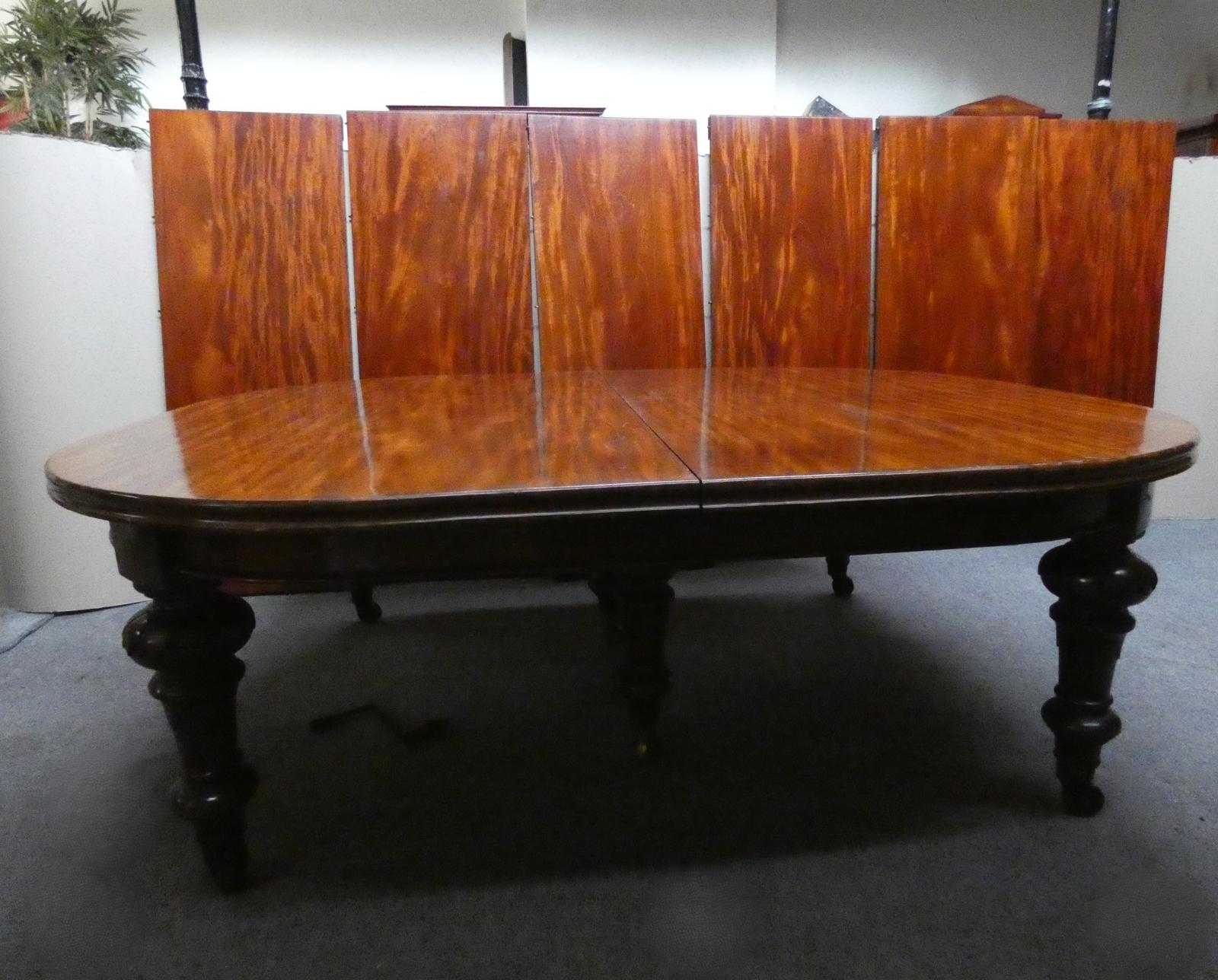 19' Mahogany Dining Table with 6 Leaves & Leaf Carrier (1 of 13)