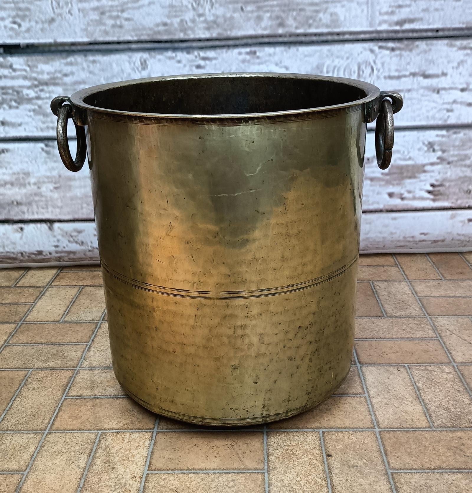 A Large Brass Cooking Pot / Jardiniere (1 of 4)