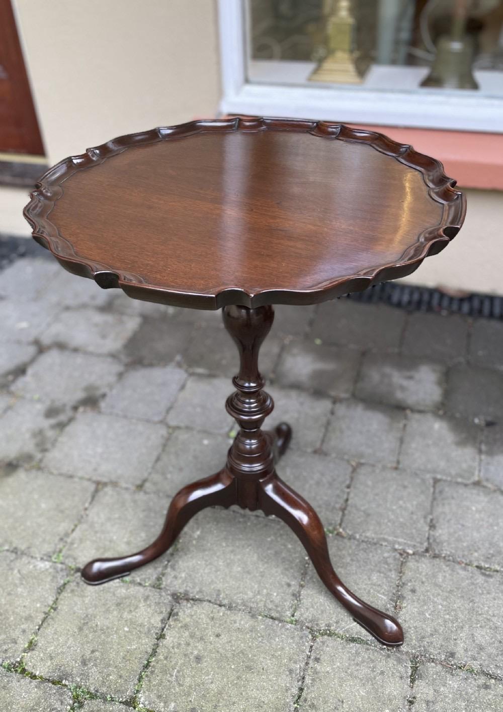 19th Century Cuban Mahogany Pie Crust Occasional Wine Table (1 of 9) 19th Century Cuban Mahogany Pie Crust Occasional Wine Table (1 of 9)