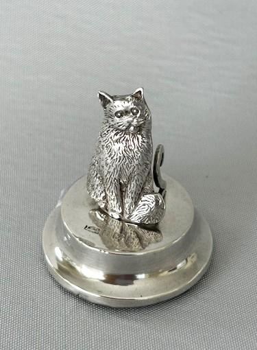 Edwardian Seated Cat Silver Menu Holder (1 of 5)