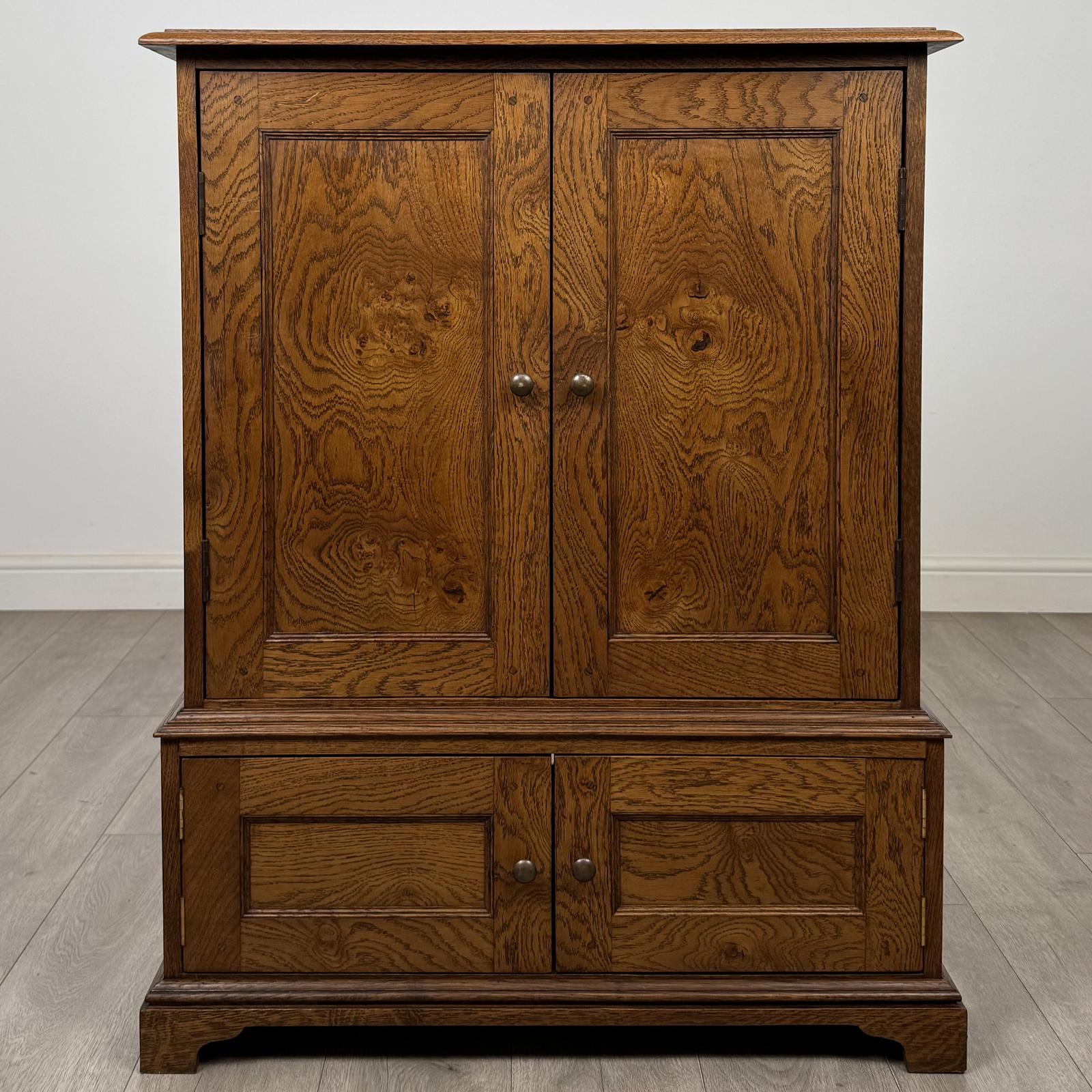 Antique 20th Century Fine Quality Cupboard In Burr Oak (1 of 10) Antique 20th Century Fine Quality Cupboard In Burr Oak (1 of 10)