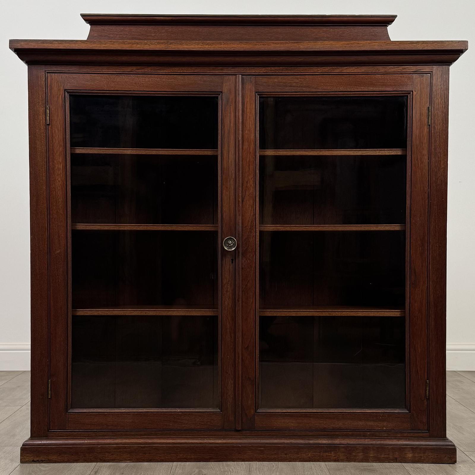Antique 20th Century Glazed Bookcase In Mahogany (1 of 10)
