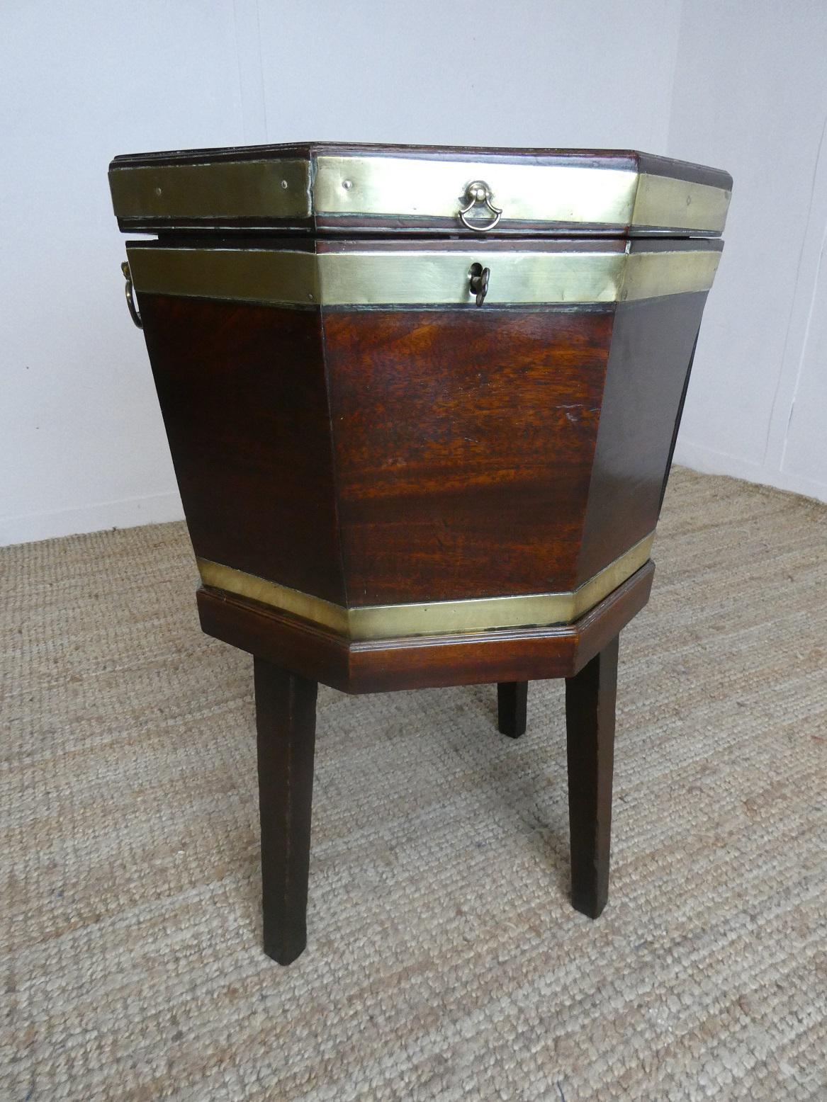 English 18th Century Brass Bound Wine Cooler (1 of 10) English 18th Century Brass Bound Wine Cooler (1 of 10)