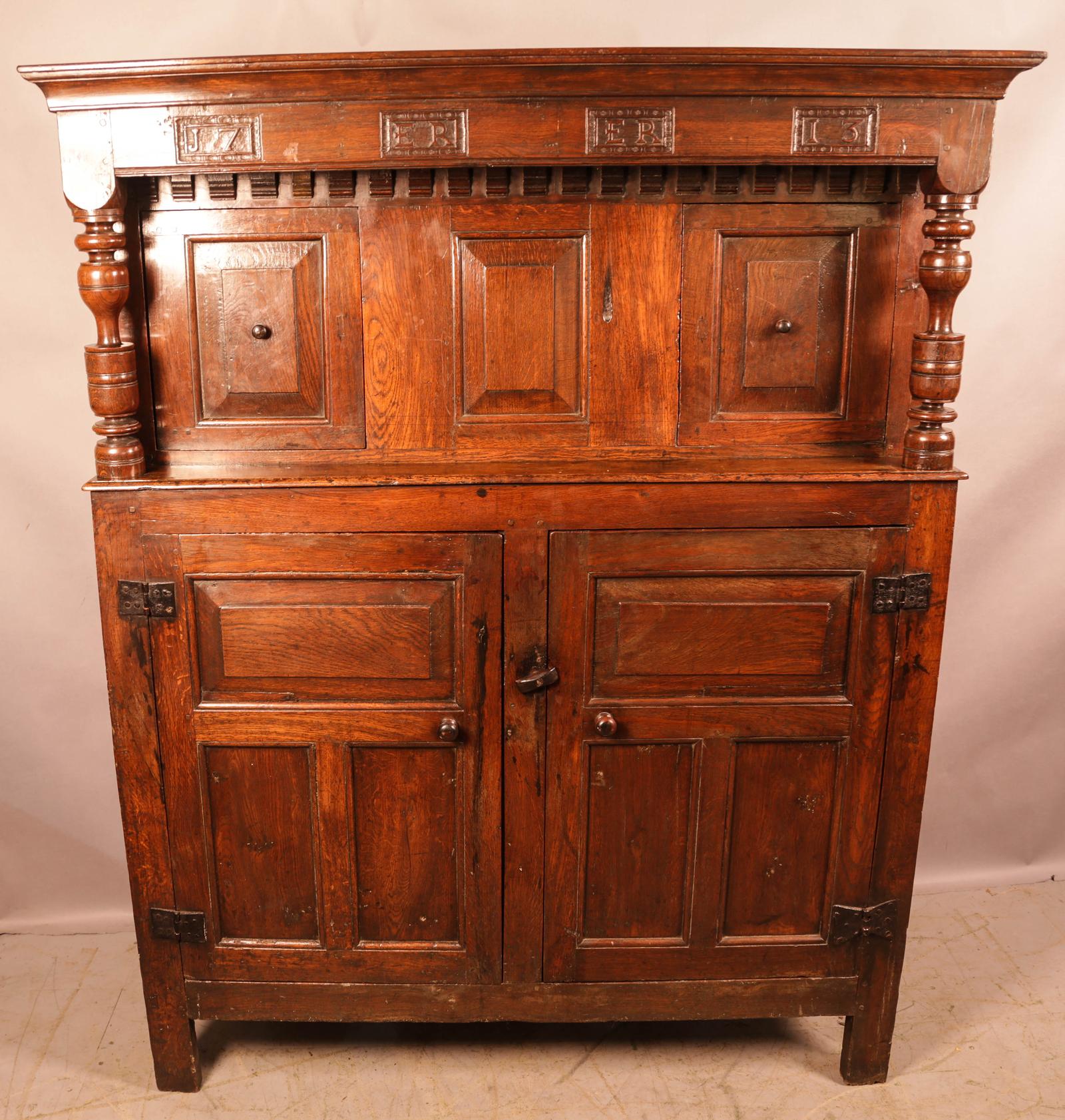 Good 18th Century Court Cupboard Dated 1713 (1 of 16)