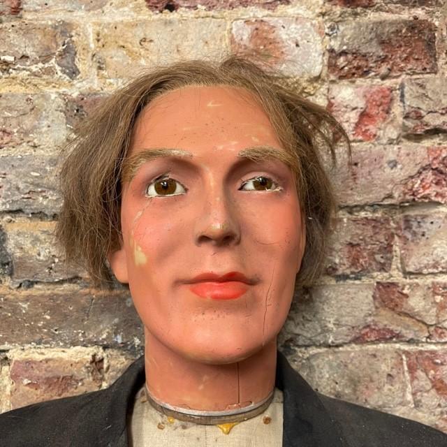 Pierre Iman Mannequin (1 of 6)