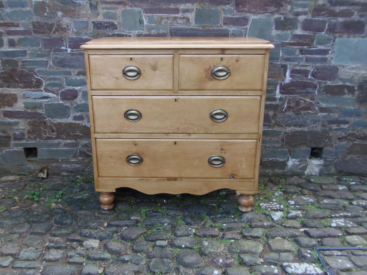 Victorian Pine Chest of Drawers (1 of 4) Victorian Pine Chest of Drawers (1 of 4)