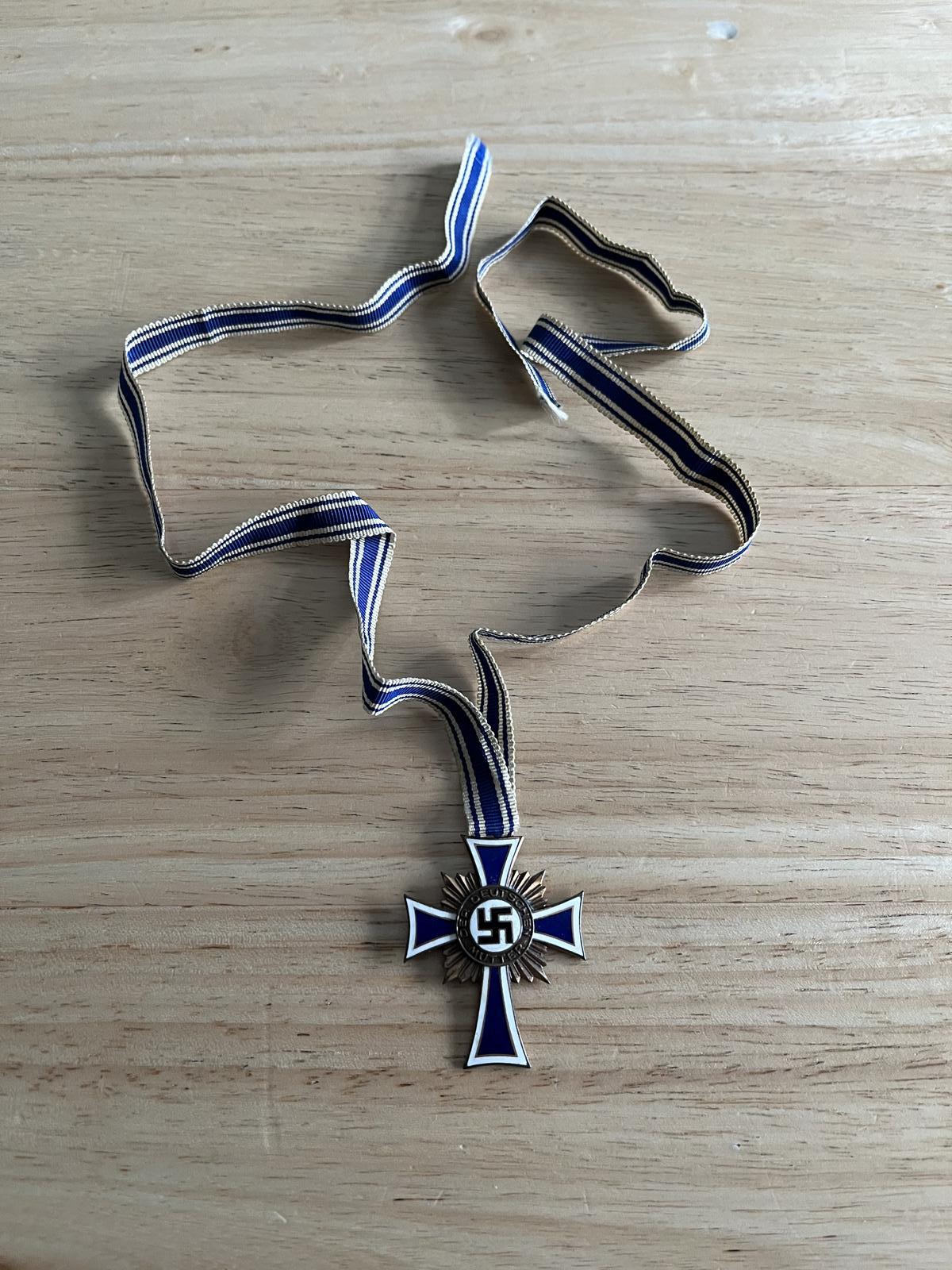 Third Reich - Mothers Cross / Cross of Honour of the German Mother - Third Class (1 of 11)