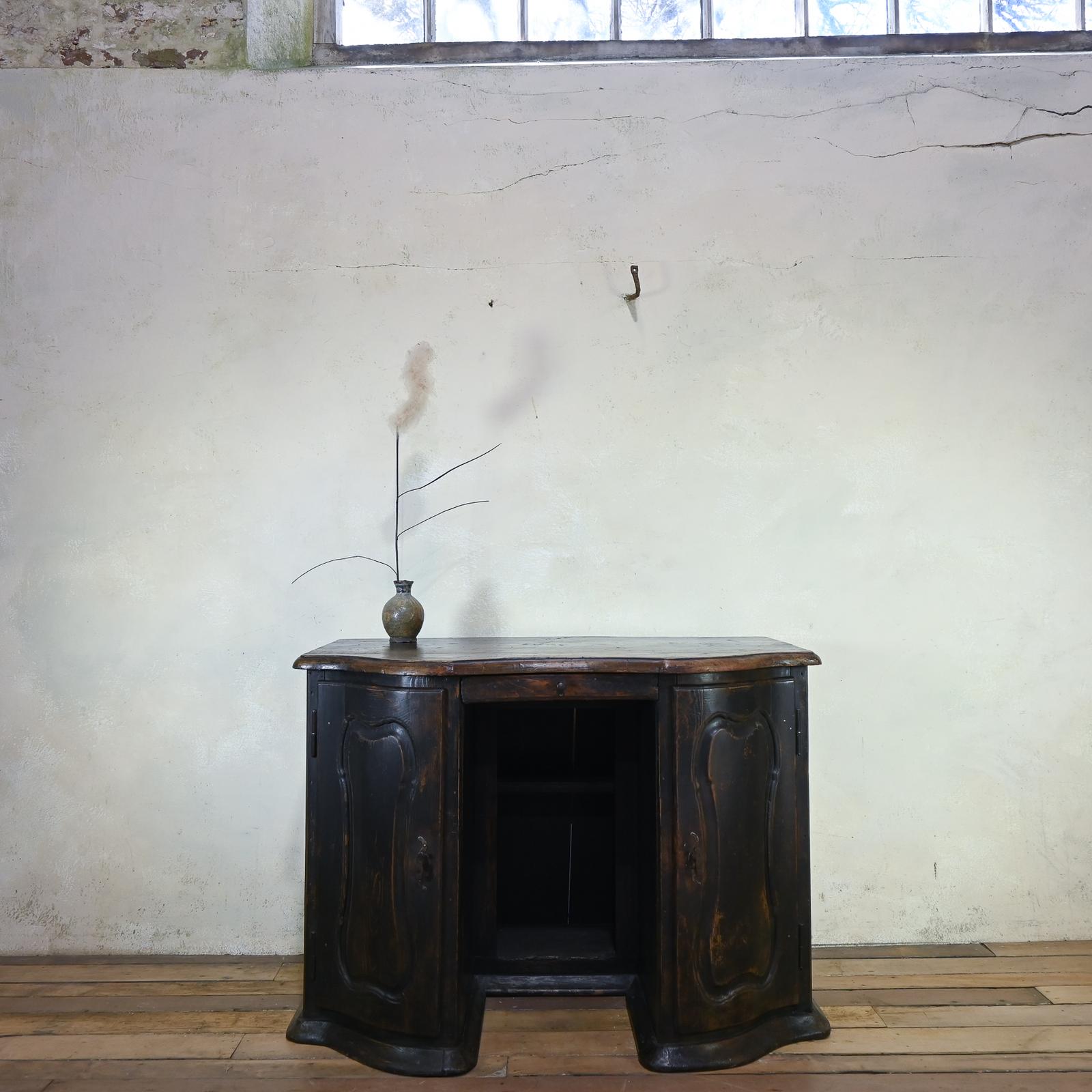 A 17th Century North Italian Ebonised Baroque Desk (1 of 16)