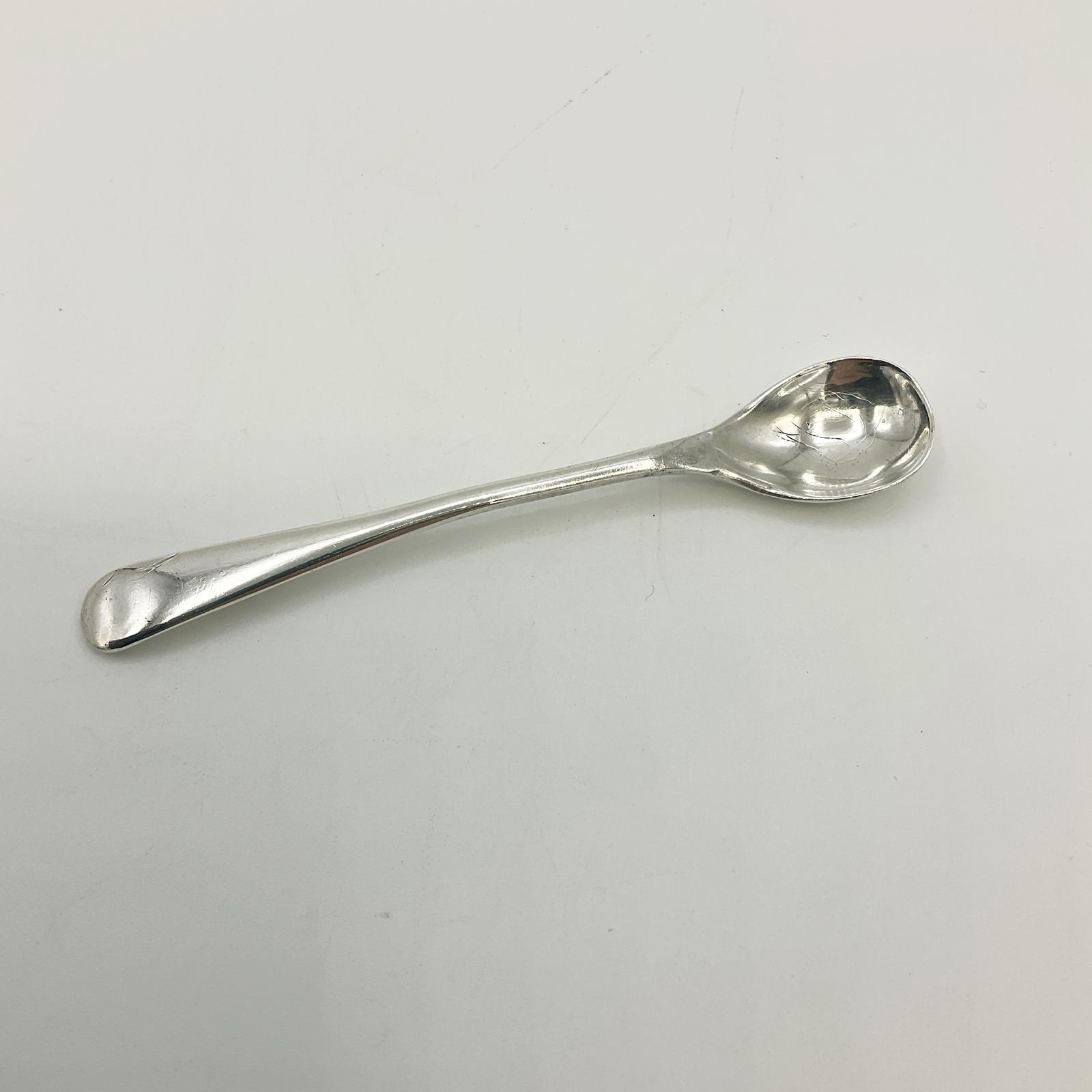 1920s Small Sterling Silver Salt Spoon (1 of 11) 1920s Small Sterling Silver Salt Spoon (1 of 11)