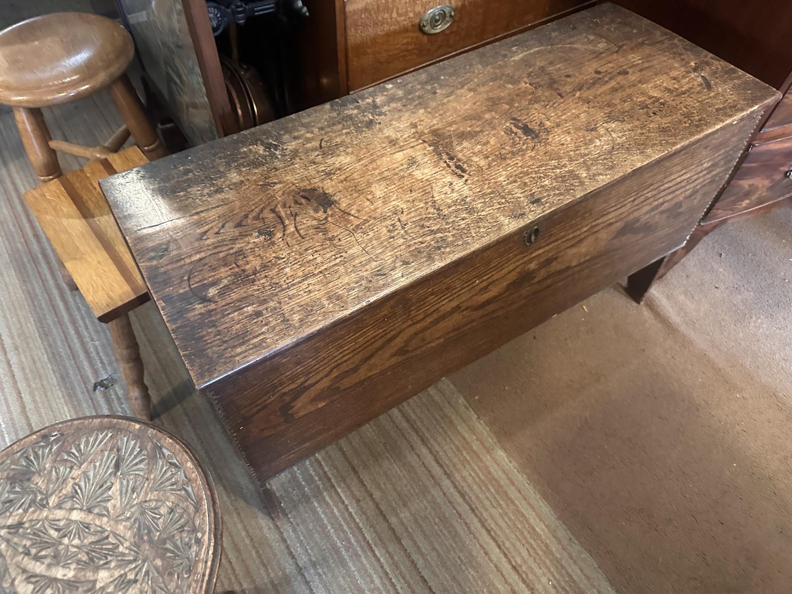 Good Original Early Oak 18th Century Chip Carved Trunk (1 of 11) Good Original Early Oak 18th Century Chip Carved Trunk (1 of 11)