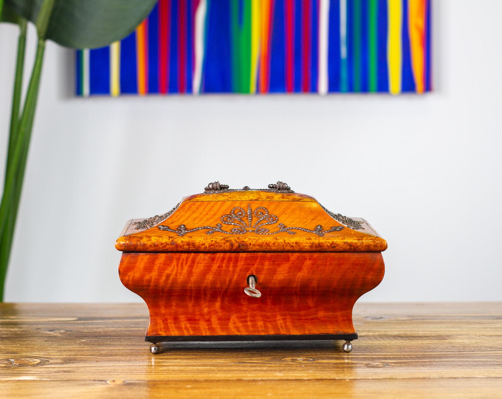 French Satinwood Table Box 1850 (1 of 12)