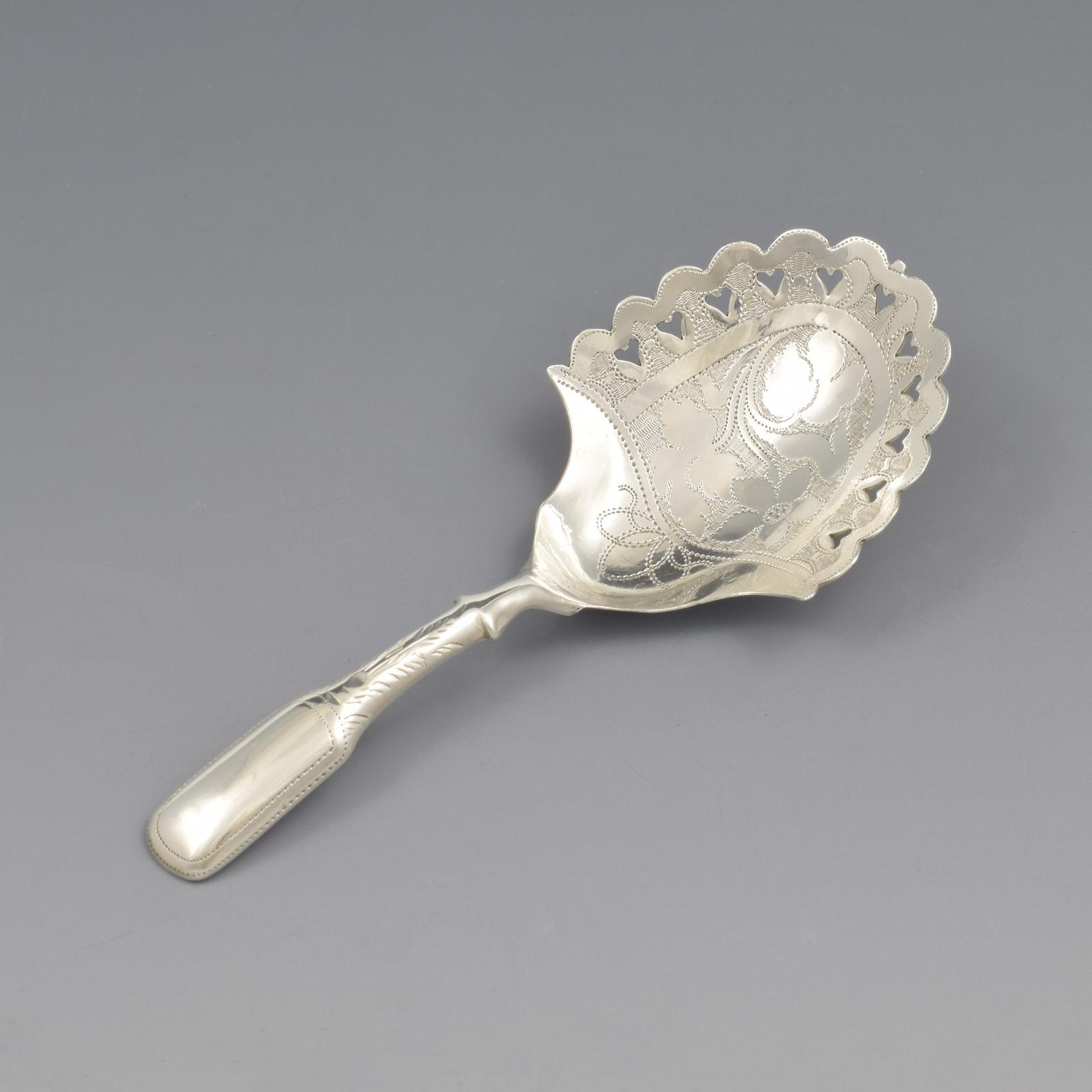 Rare Georgian Pierced Hearts Silver Caddy Spoon (1 of 11)