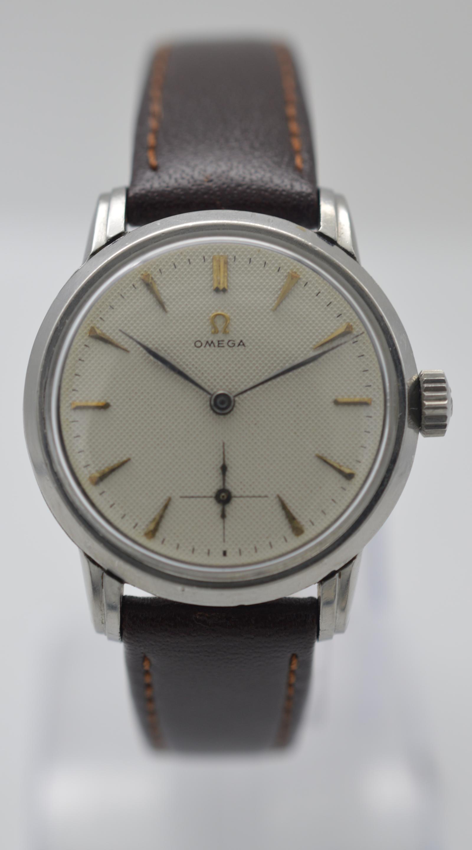 1941 Omega 'Honeycomb' Dial Wristwatch (1 of 8) 1941 Omega 'Honeycomb' Dial Wristwatch (1 of 8)