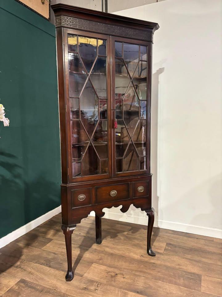 Antique Mahogany Corner Display Cabinet (1 of 16) Antique Mahogany Corner Display Cabinet (1 of 16)