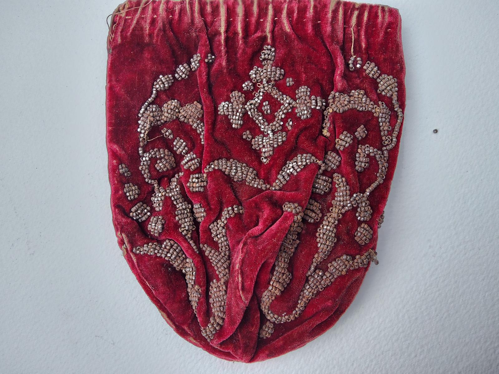 Red Velvet Mid 17th Century Purse (1 of 5)