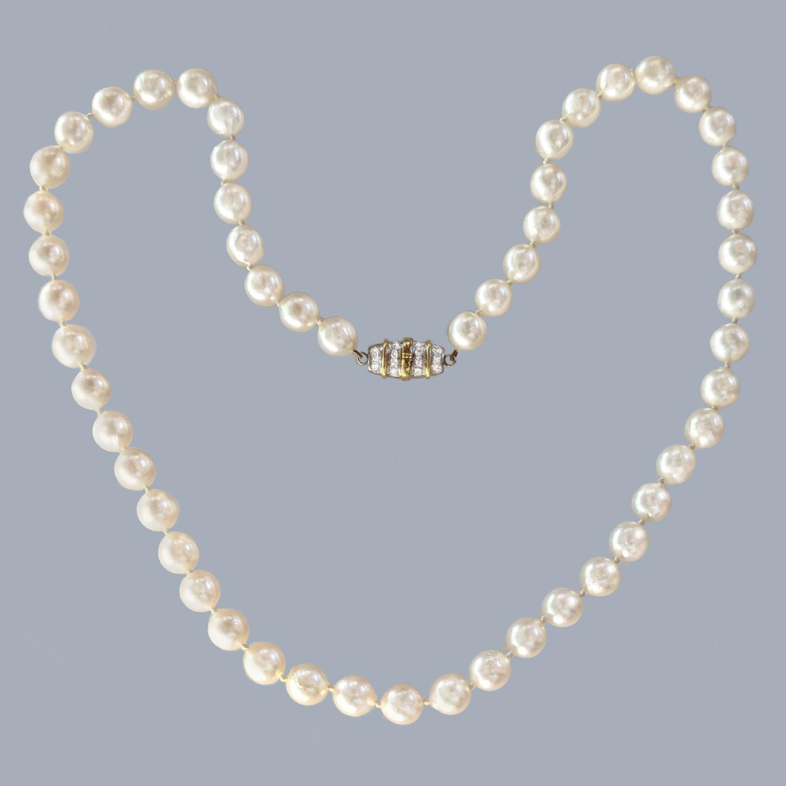 Vintage 1950s Pearl Necklace with Diamond 9ct Gold Clasp – 8.8mm Pearls (1 of 7) Vintage 1950s Pearl Necklace with Diamond 9ct Gold Clasp – 8.8mm Pearls (1 of 7)
