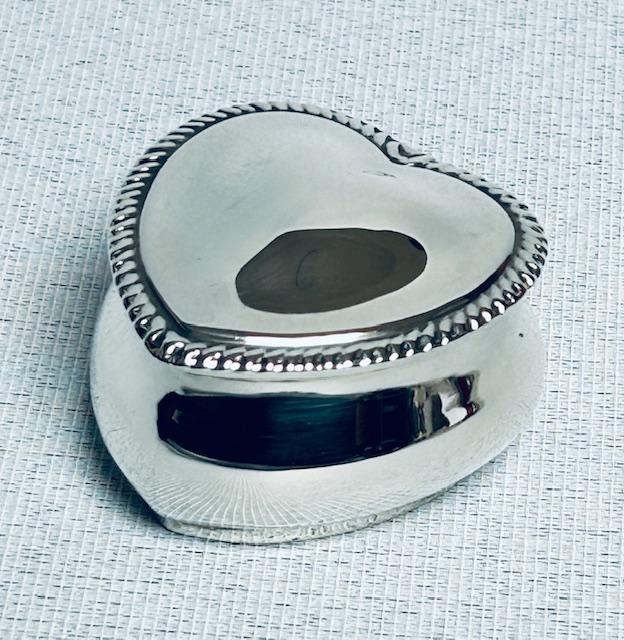 Victorian Small Silver Heart Shaped Trinket Box (1 of 6)