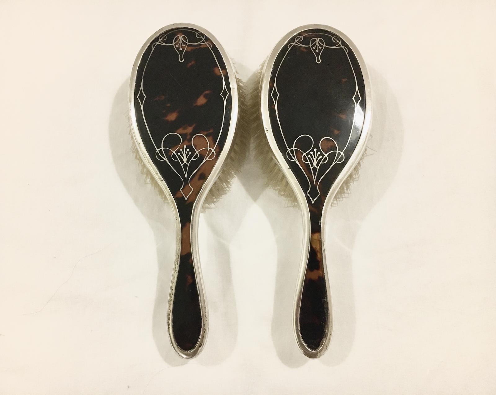 Pair of Sterling Silver & Faux Tortoiseshell Hair Brushes - Mappin & Webb (1 of 6) Pair of Sterling Silver & Faux Tortoiseshell Hair Brushes - Mappin & Webb (1 of 6)