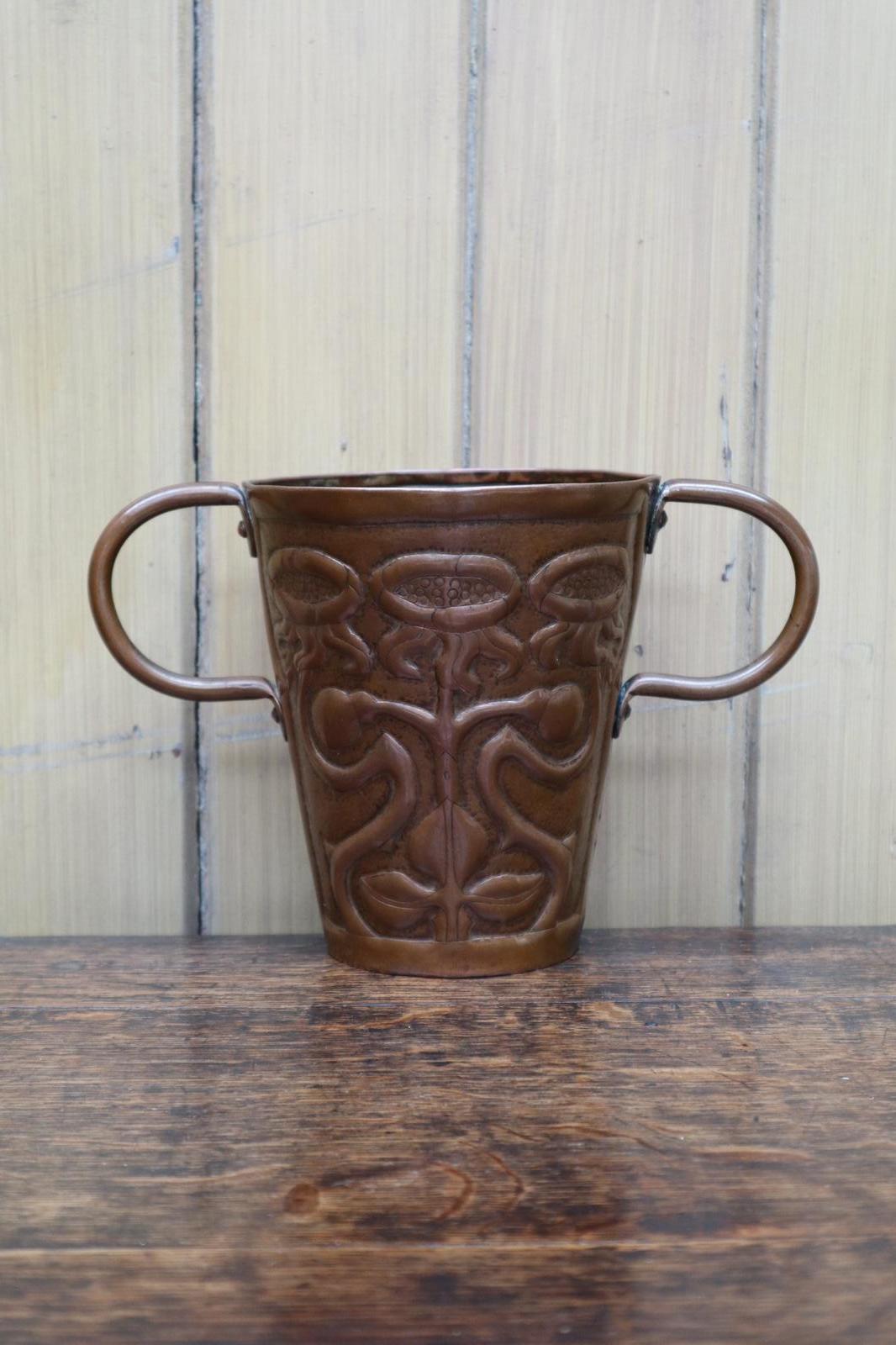 Arts & Crafts Movement Yattendon Twin Handled Copper Loving Cup of Tapering Form c.1905 (1 of 27)