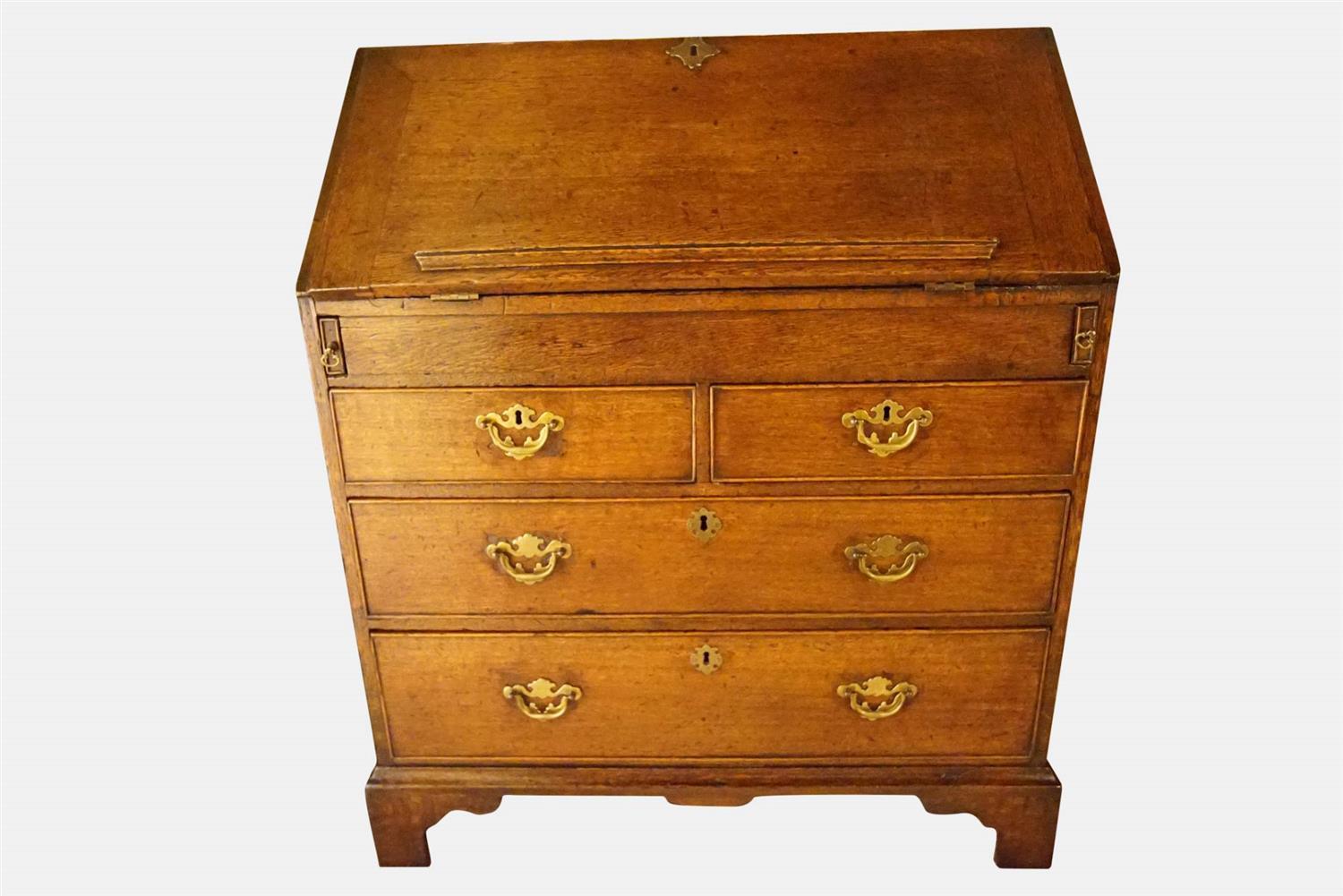 18th Century Small Oak Bureau (1 of 7) 18th Century Small Oak Bureau (1 of 7)