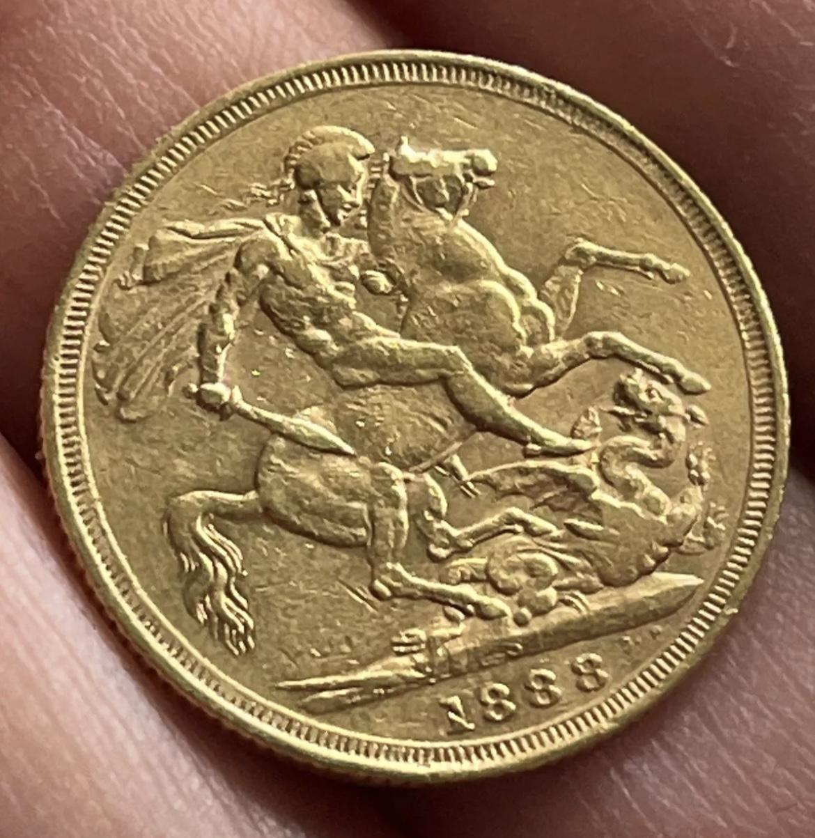 Queen Victoria - 1888 S (Sydney) Gold Sovereign (1 of 17)