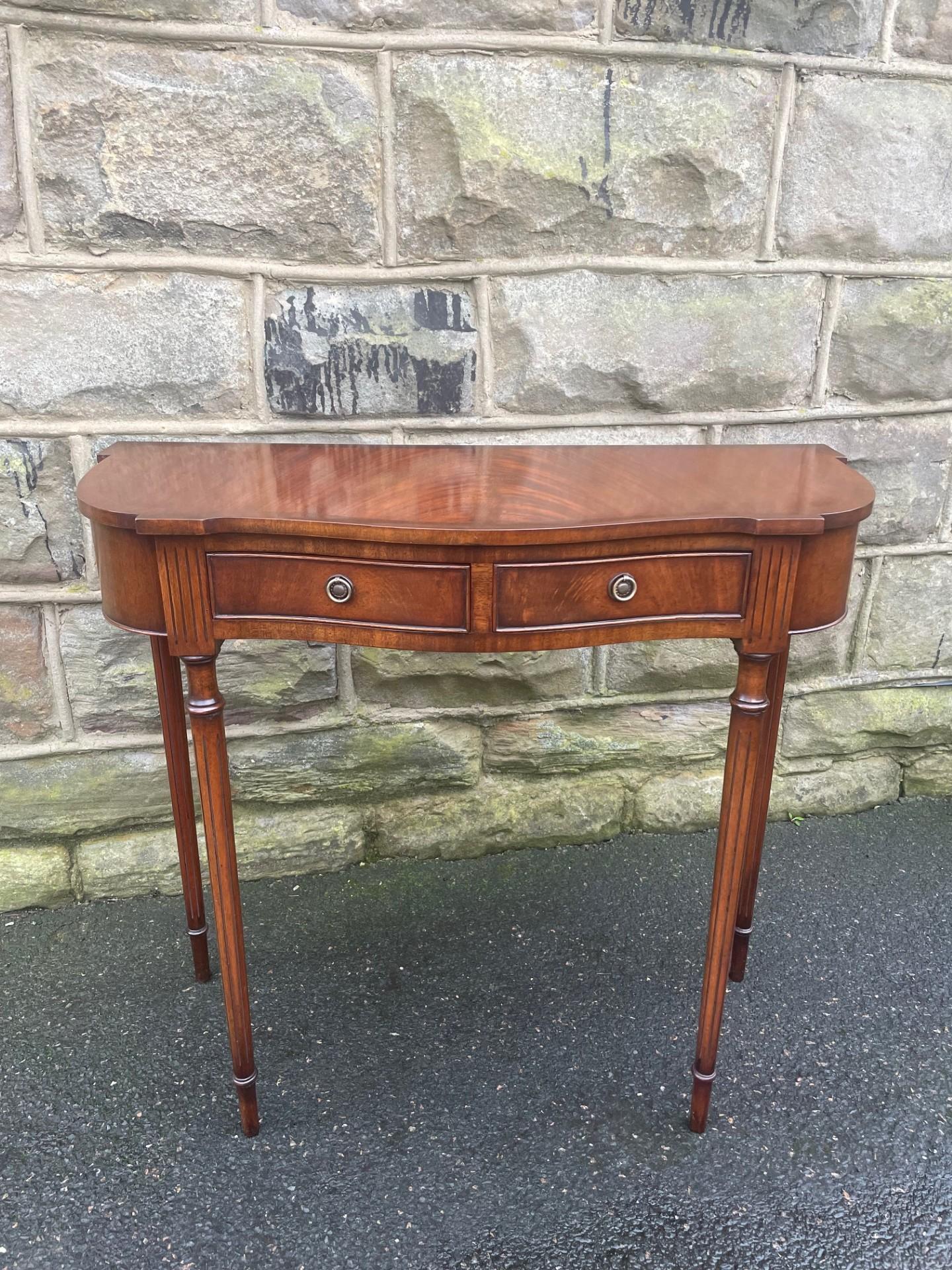 Quality Mahogany 2 Drawer Hall Table Console Table (1 of 8) Quality Mahogany 2 Drawer Hall Table Console Table (1 of 8)