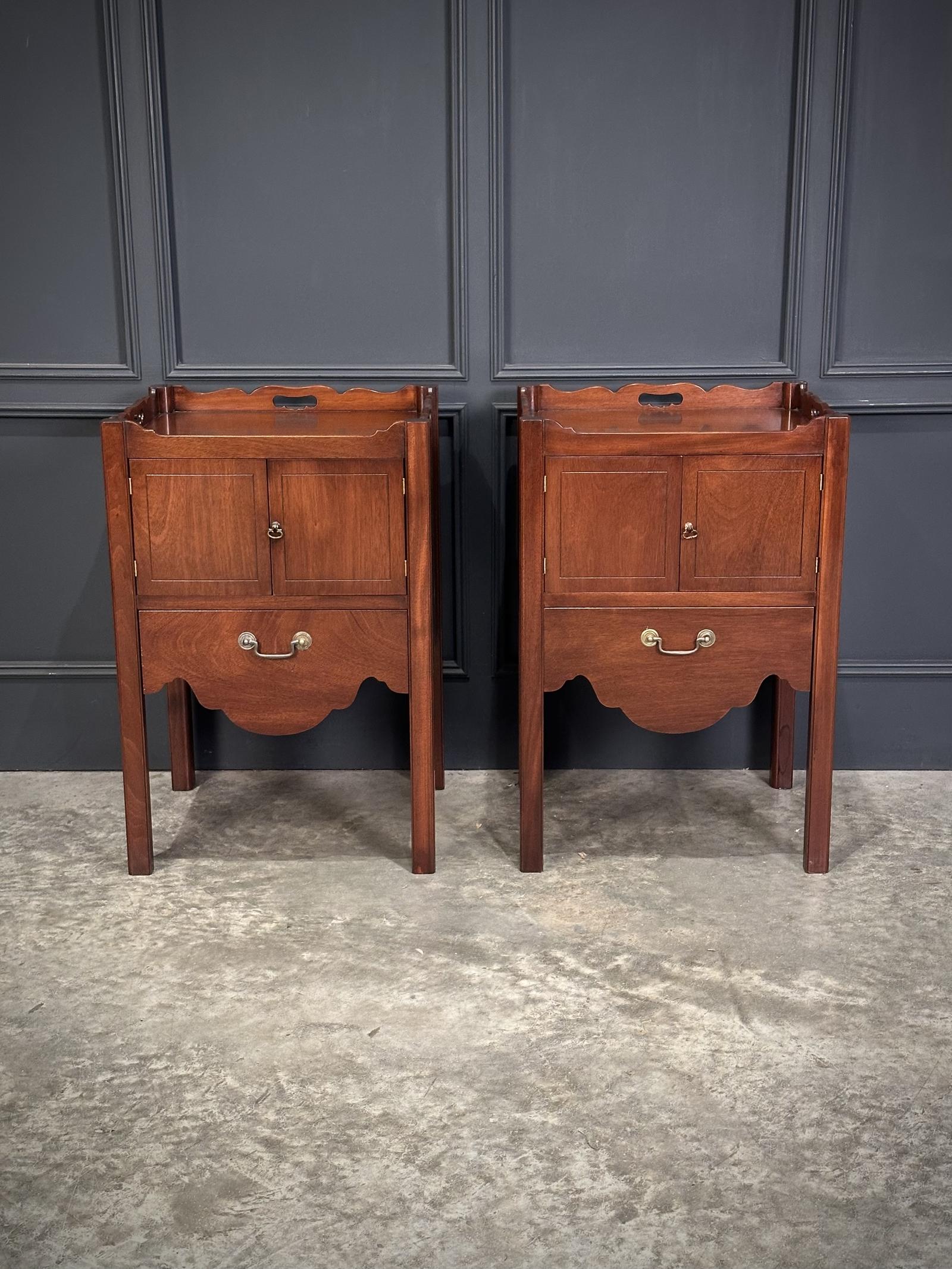 Pair of Mahogany Bedside Tables (1 of 14) Pair of Mahogany Bedside Tables (1 of 14)