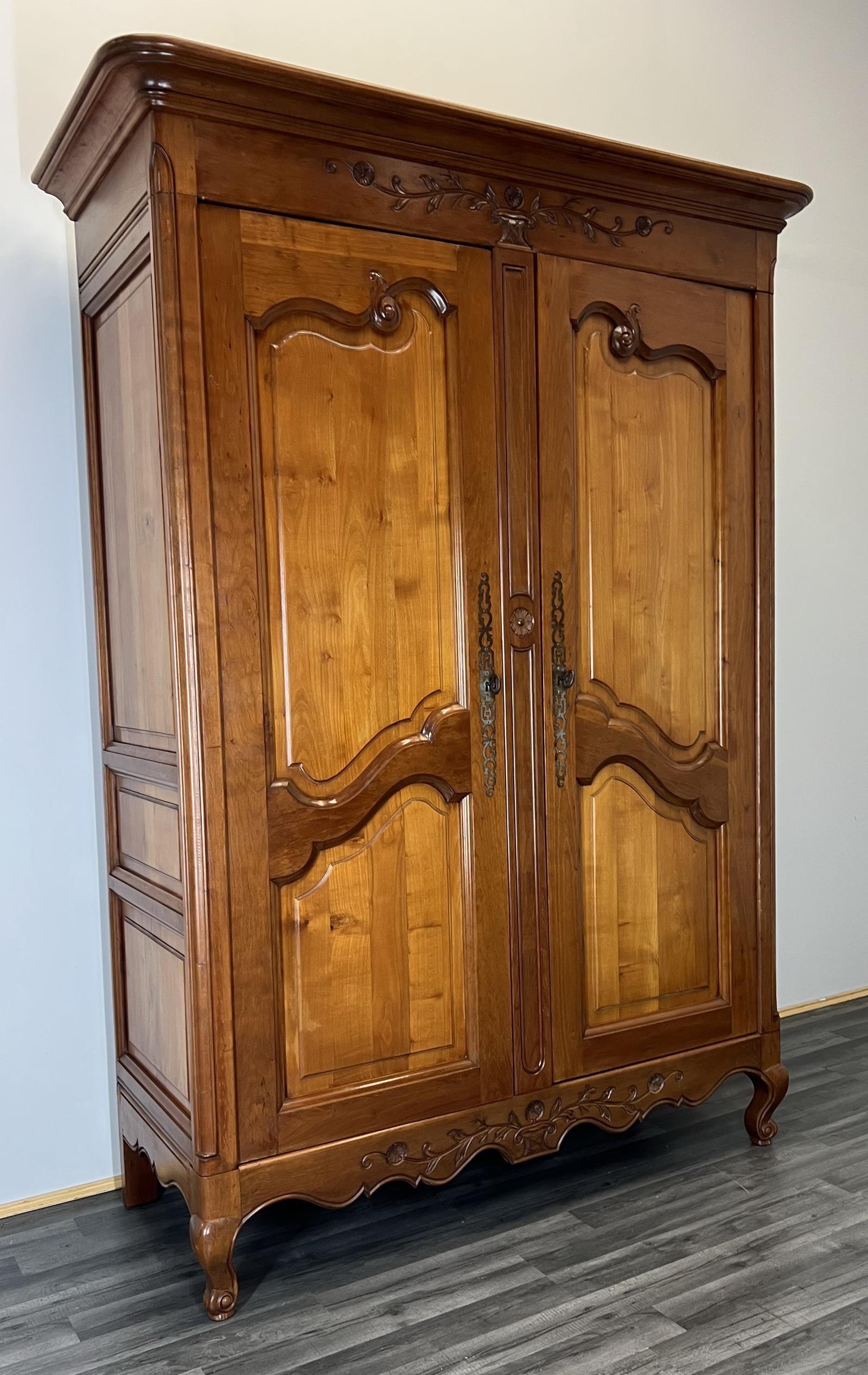 Amazing French Carved 2 Door Armoire Wardrobe (1 of 10) Amazing French Carved 2 Door Armoire Wardrobe (1 of 10)