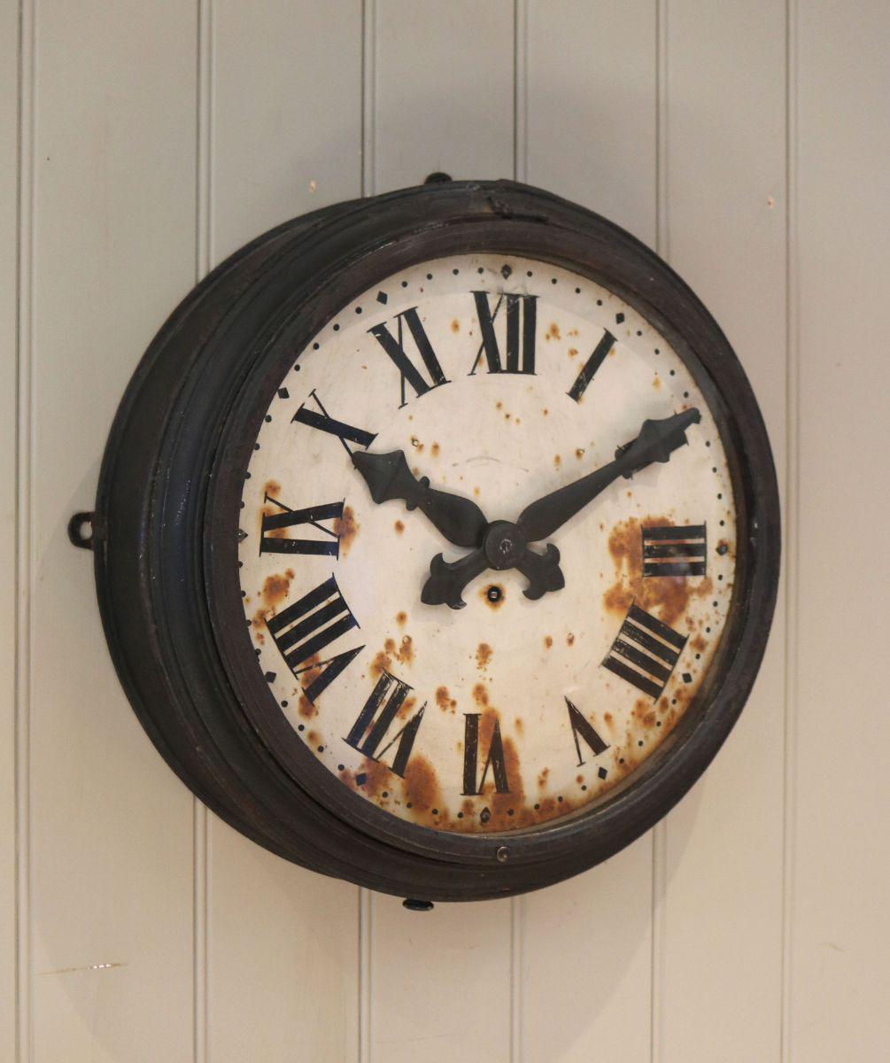 French Cast Iron Courtyard Wall Clock (1 of 9) French Cast Iron Courtyard Wall Clock (1 of 9)