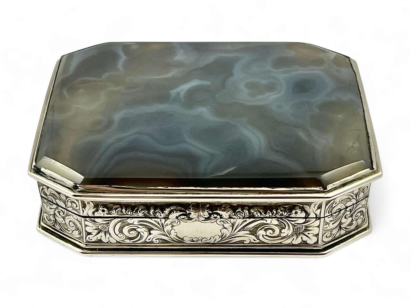 An Early Victorian Antique Silver and Agate Snuff Box, Edward Smith 1843 (1 of 10)
