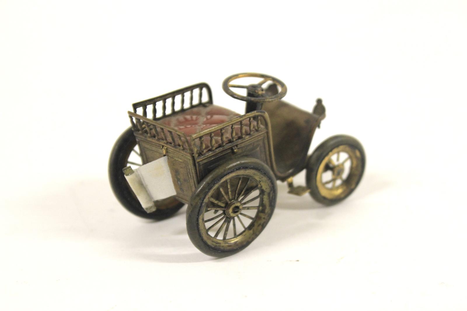 Veteran Car Novelty Tape Measure (1 of 6)