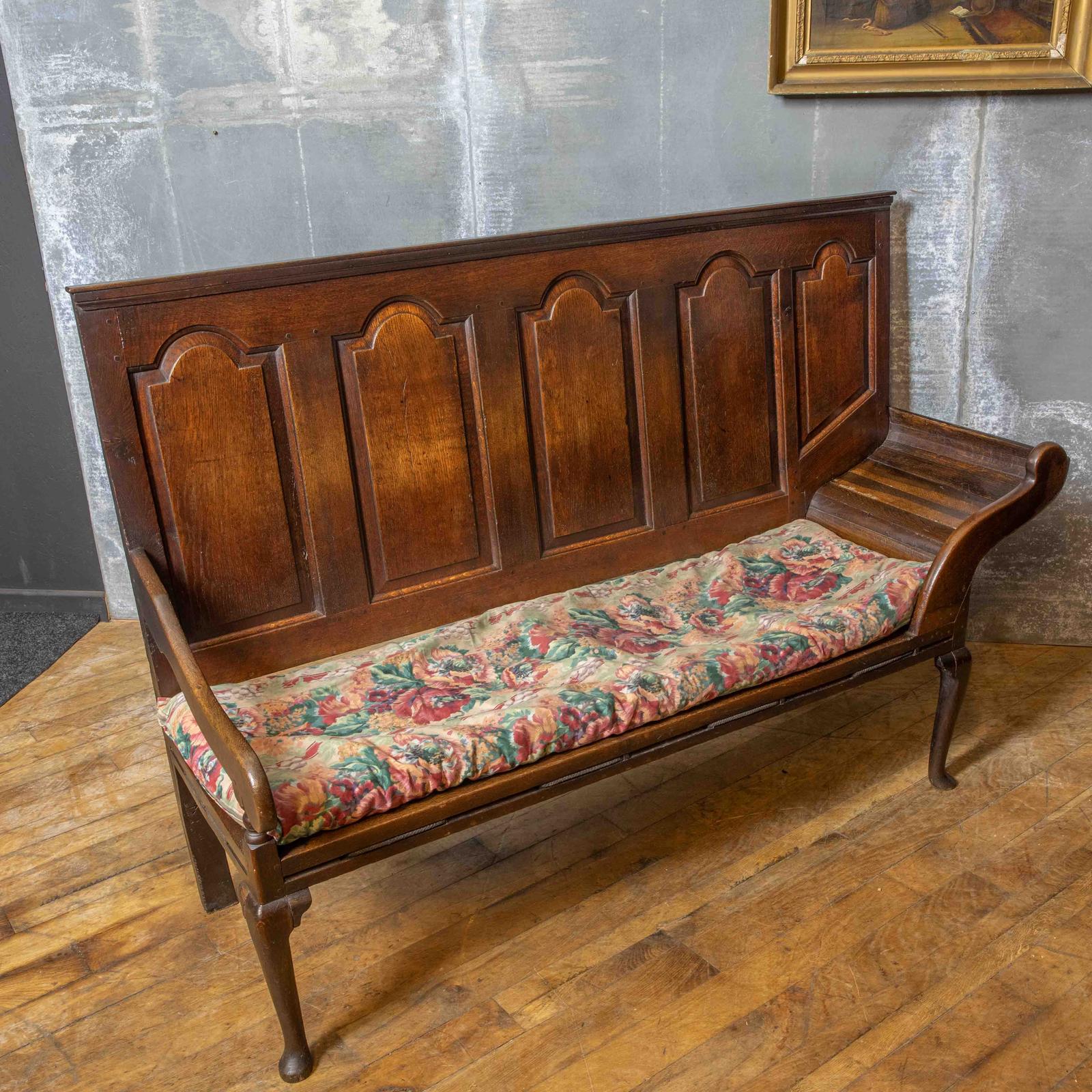 Oak Sleeper Settle (1 of 14)