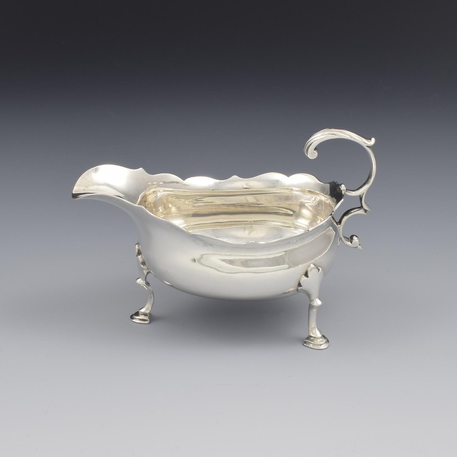 Lovely Small Georgian Silver Sauce Boat 1771 Walter Brind (1 of 8) Lovely Small Georgian Silver Sauce Boat 1771 Walter Brind (1 of 8)