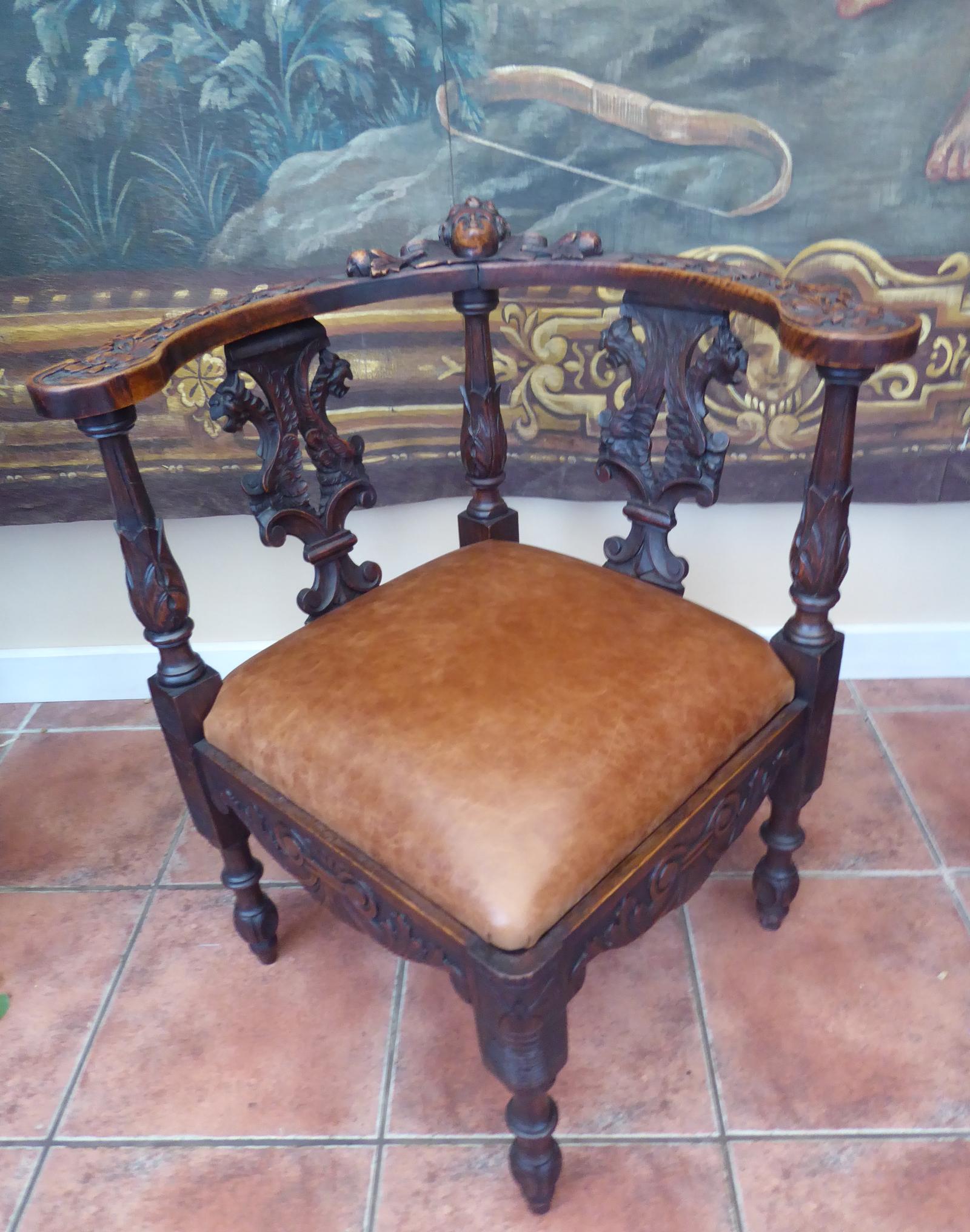 Corner Chair Country Oak Carved Angel Head 1860s-1880s (1 of 14)