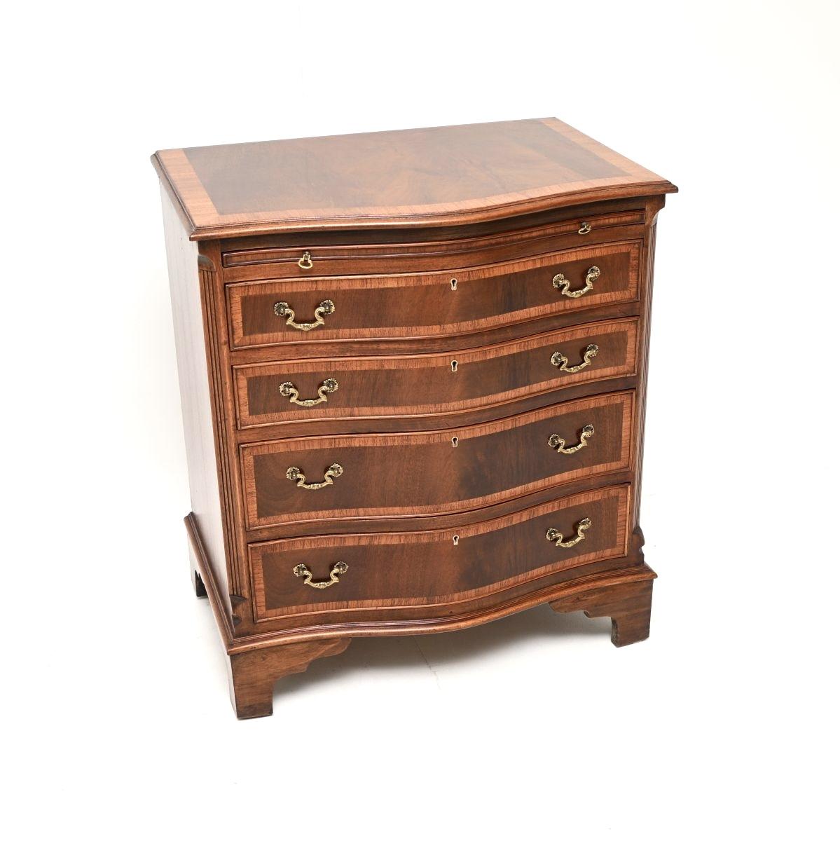 Georgian Style Mahogany Chest of Drawers (1 of 10) Georgian Style Mahogany Chest of Drawers (1 of 10)