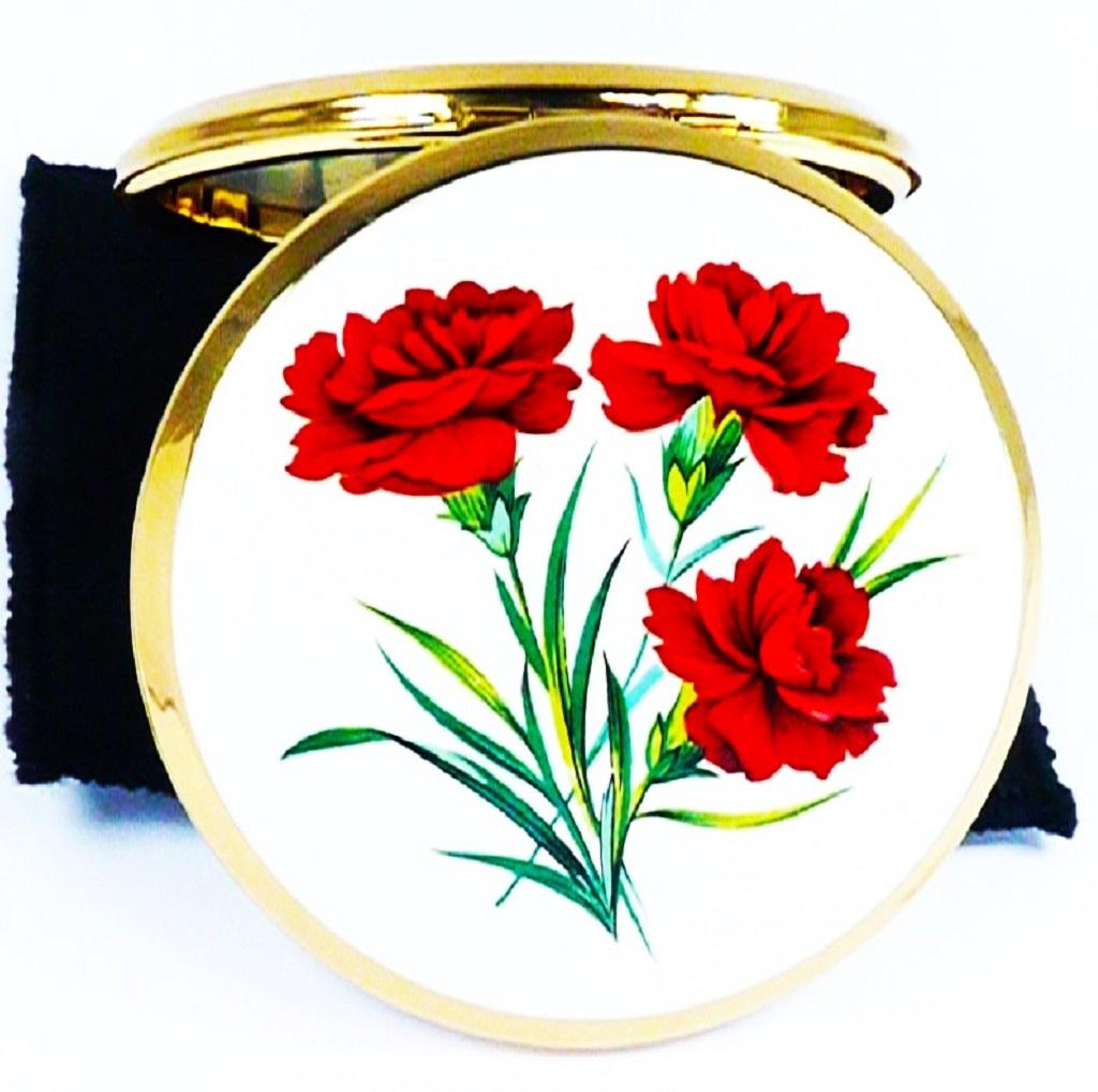 Red Carnation Makeup Compact 1960s (1 of 8)