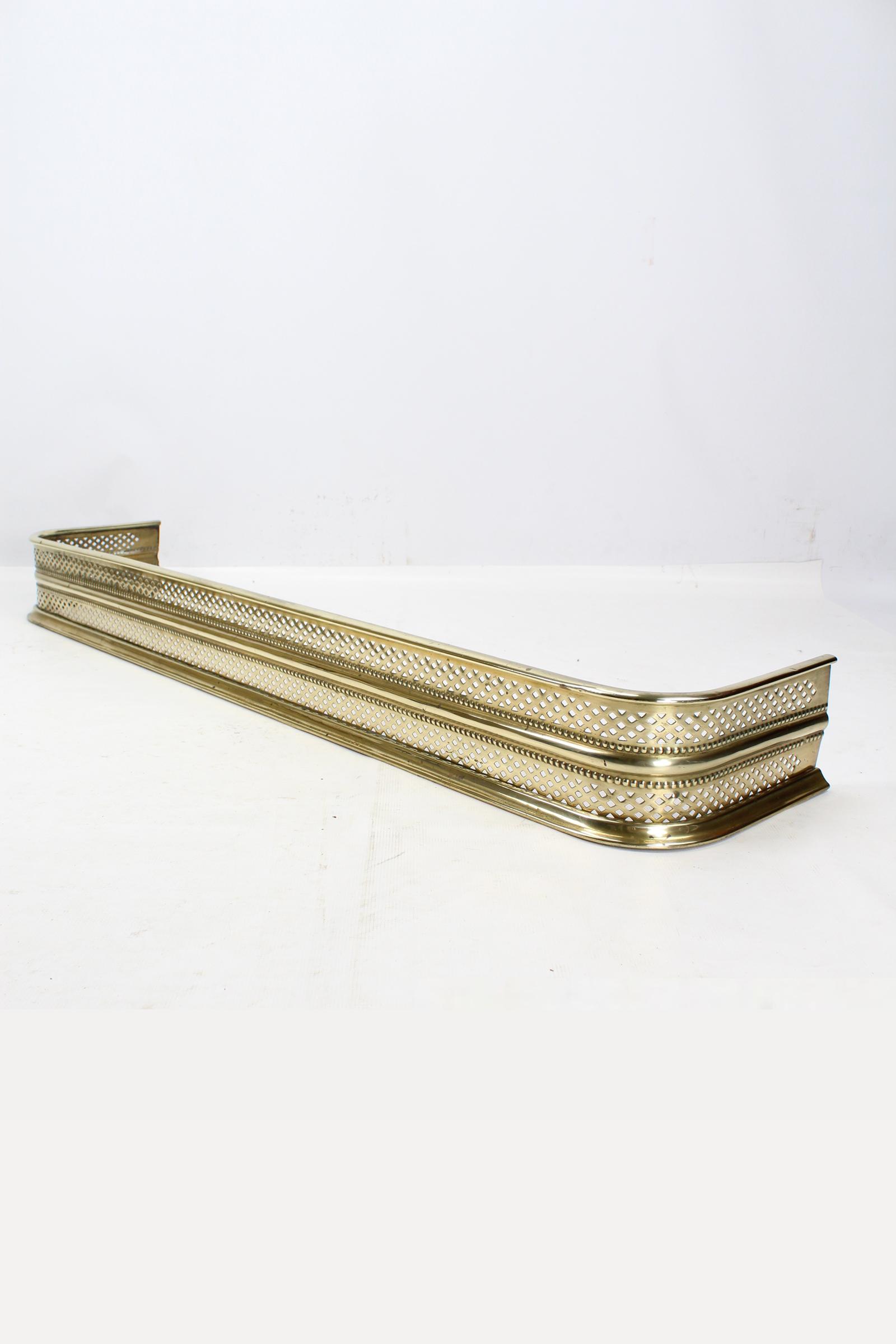 Large Antique Victorian Pierced Brass Fire Fender (1 of 13) Large Antique Victorian Pierced Brass Fire Fender (1 of 13)