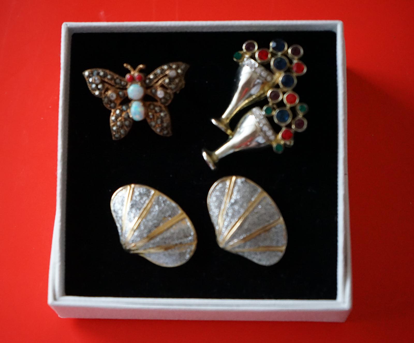 Vintage Collection of Two Multi Stone Brooches & Earrings - Boxed (1 of 7) Vintage Collection of Two Multi Stone Brooches & Earrings - Boxed (1 of 7)
