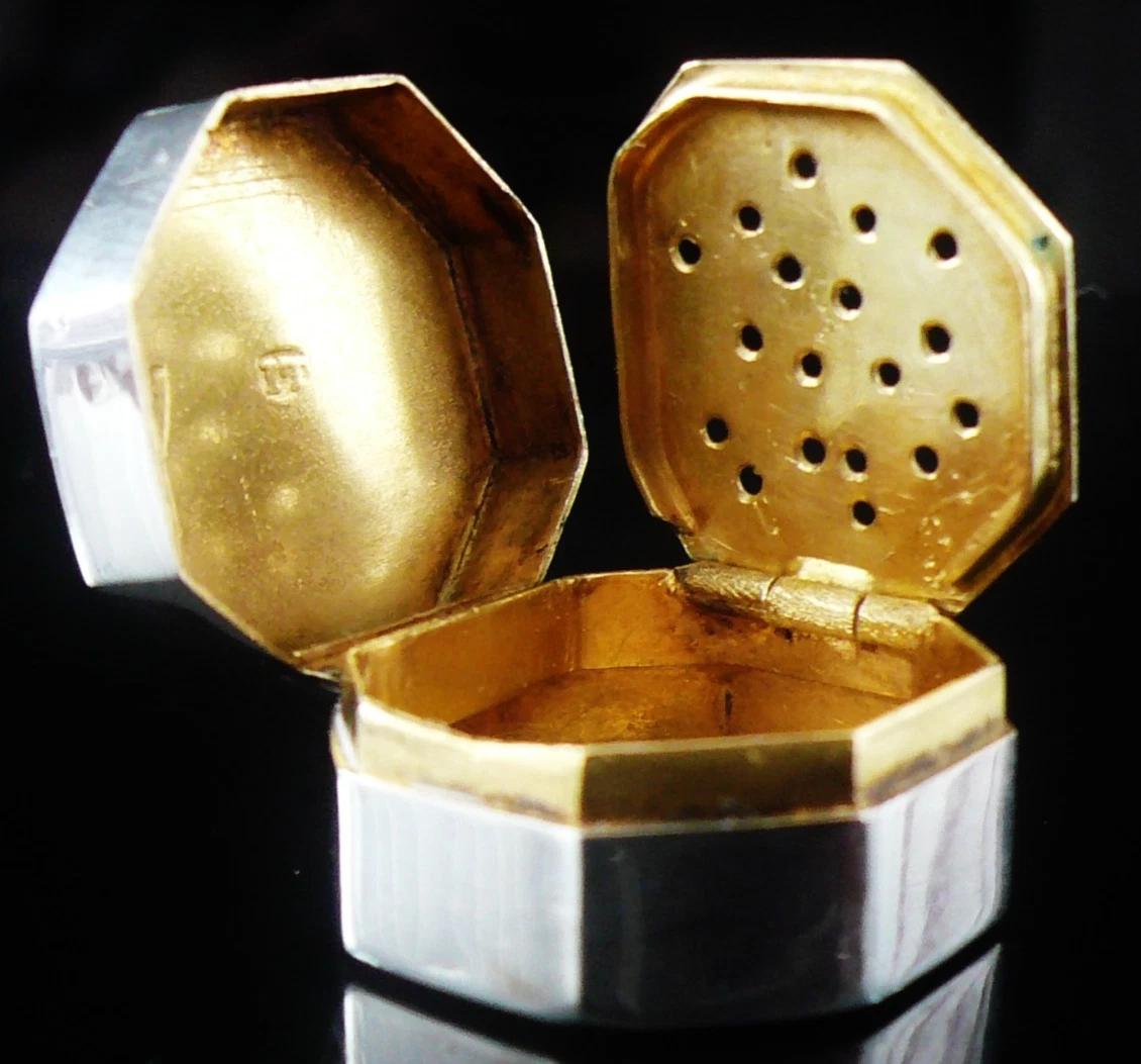 Antique Octagonal Sterling Silver Vinaigrette, Hallmarked Birmingham 1800 (1 of 11) Antique Octagonal Sterling Silver Vinaigrette, Hallmarked Birmingham 1800 (1 of 11)