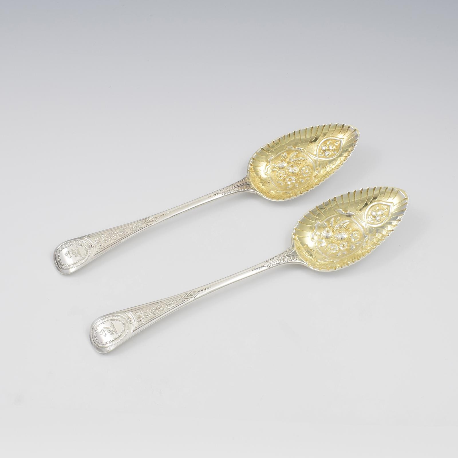 Stunning Pair of Georgian Parcel Gilt Silver Berry Serving Spoons (1 of 8)