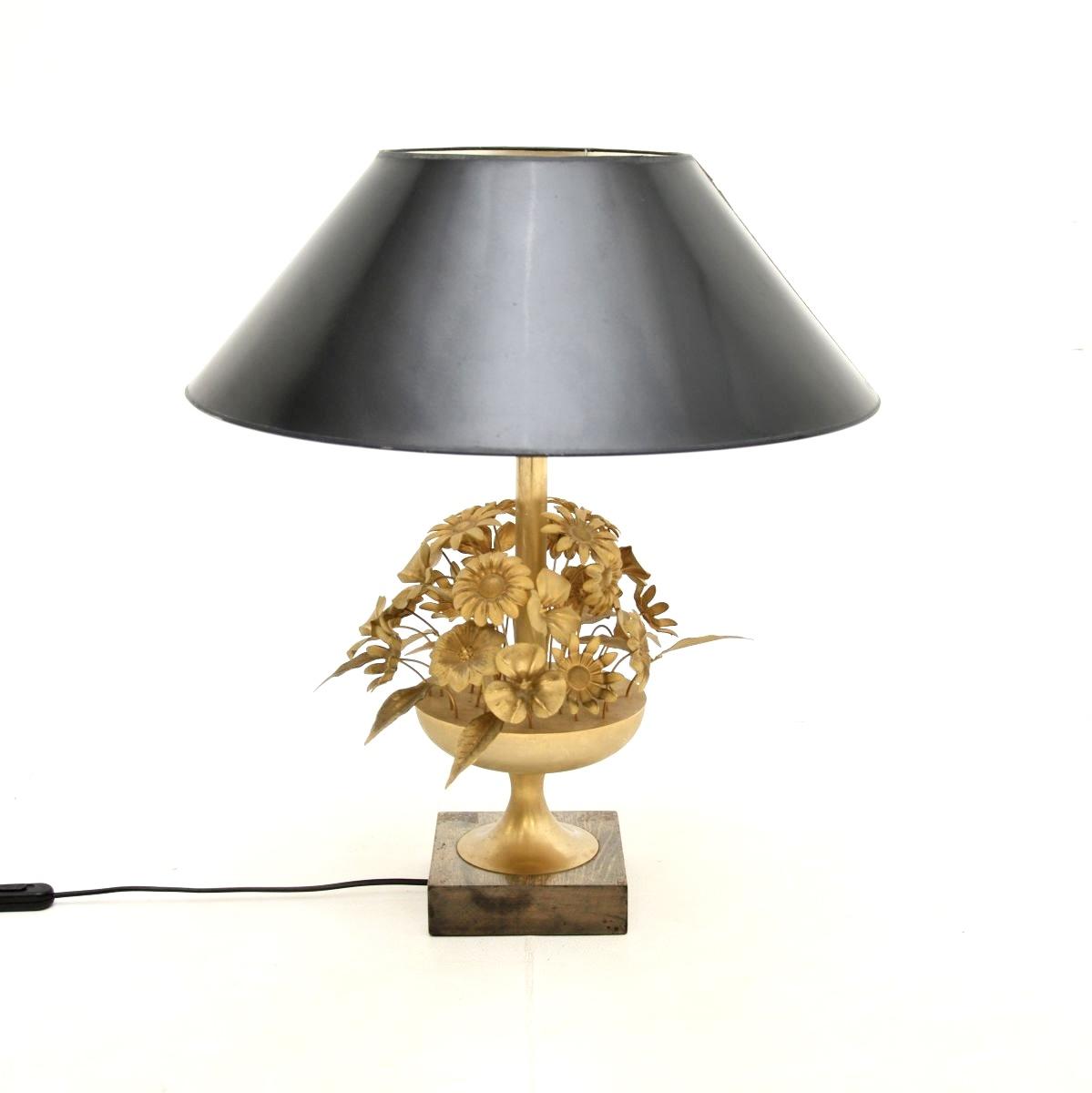 Vintage Italian Gilt Metal Table Lamp (1 of 9) Vintage Italian Gilt Metal Table Lamp (1 of 9)