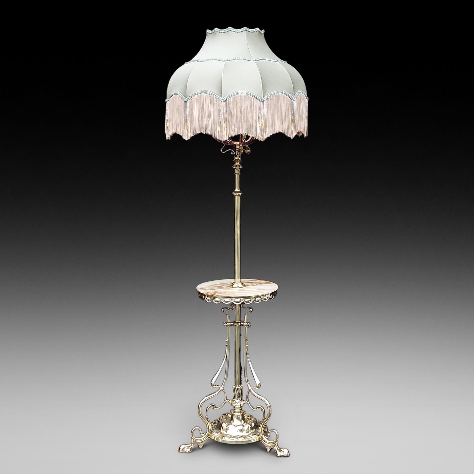 Late Victorian Art Nouveau Brass Standard "Steamer"Oil Lamp (1 of 9) Late Victorian Art Nouveau Brass Standard "Steamer"Oil Lamp (1 of 9)