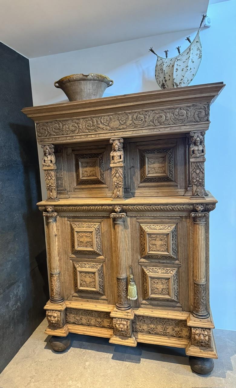 Wonderful Flemish 18th Century Oak Cabinet (1 of 20) Wonderful Flemish 18th Century Oak Cabinet (1 of 20)